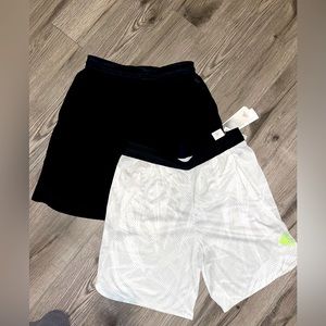 Adidas Men's‎ Size Medium Training shorts (2)